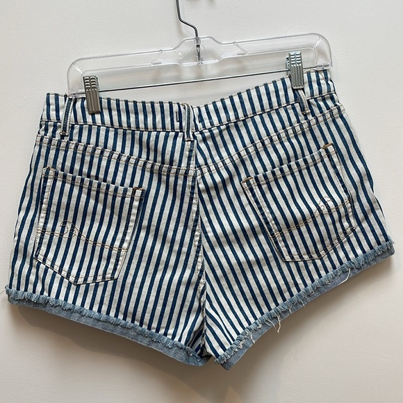 Roxy shorts - Picture 4 of 5